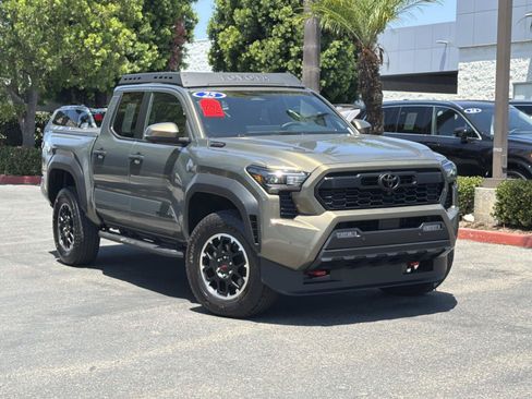 Used 2025 Toyota Tacoma TRD Off-Road w/ TRD Off Road Premium Package AWD/4WD image 1