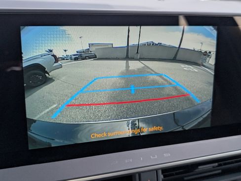 Used 2025 Toyota Prius XLE image 6