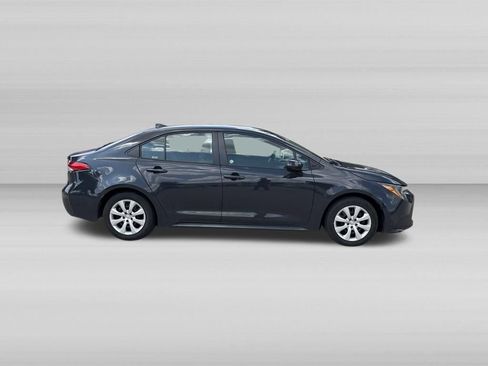 Used 2025 Toyota Corolla LE FWD image 3