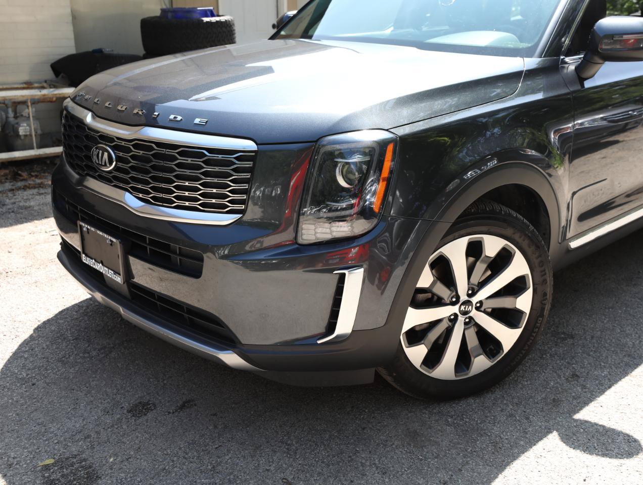 Used 2020 Kia Telluride EX w/ EX Premium Package AWD/4WD image 2