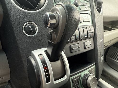 Used 2010 Honda Pilot Touring image 27