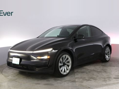 Used 2026 Tesla Model Y Long Range AWD/4WD image 2