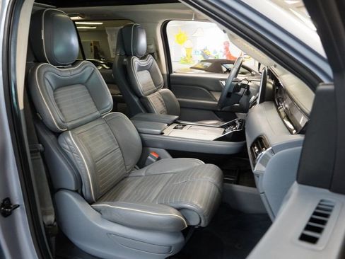 Used 2021 Lincoln Navigator L Black Label w/ Cargo Convenience Package image 36