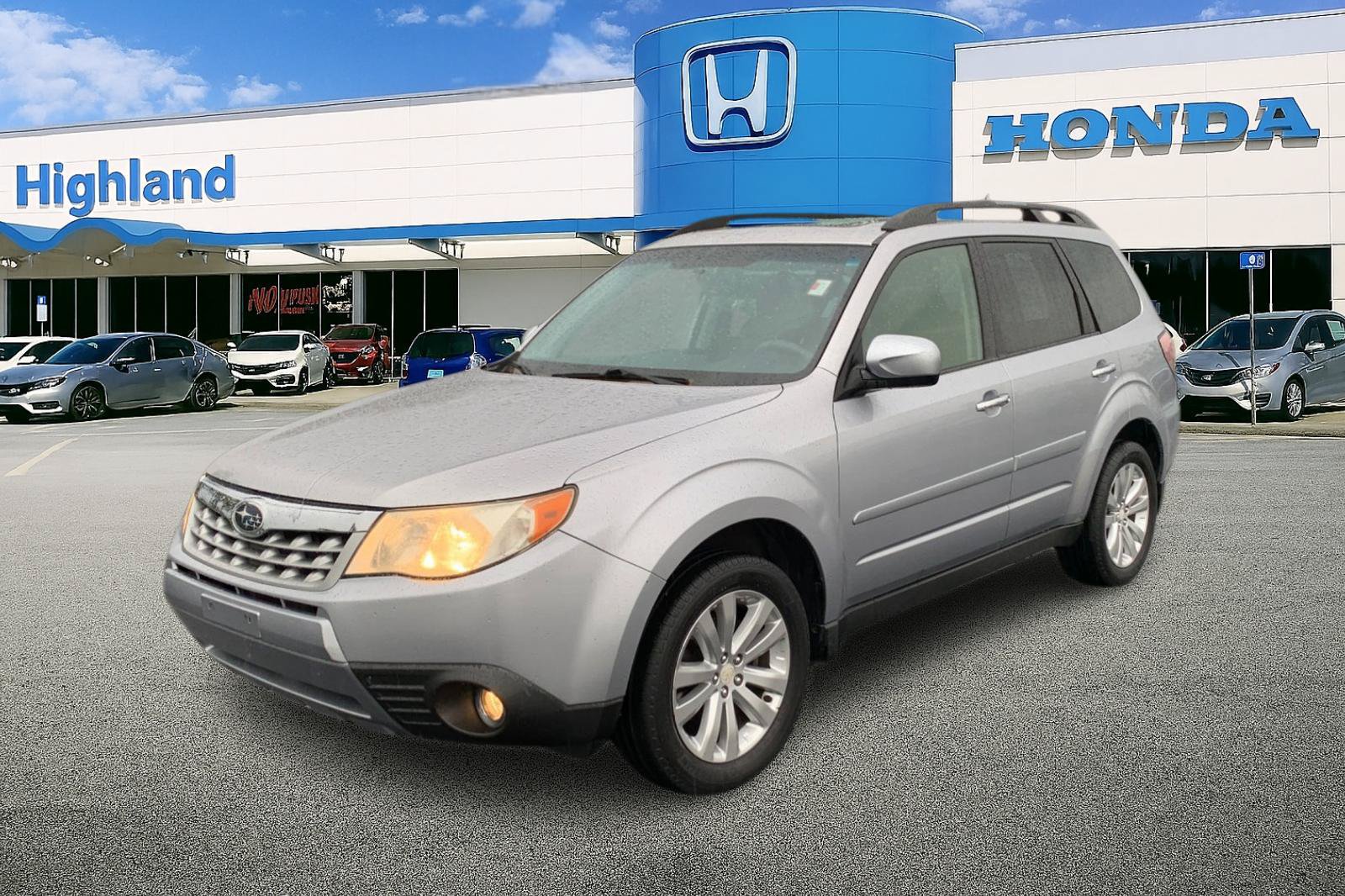 Used 2012 Subaru Forester 2.5X Limited AWD/4WD image 1