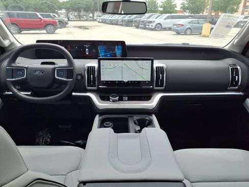 New 2026 Ford Expedition Max Platinum w/ Platinum Ultimate Package AWD/4WD image 7