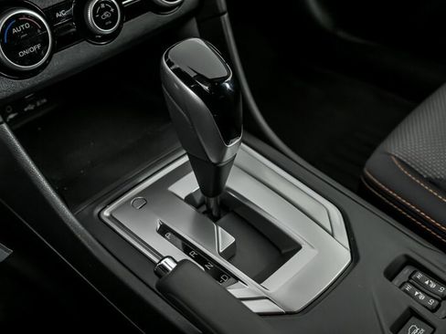 Used 2022 Subaru Crosstrek 2.0i Premium image 32