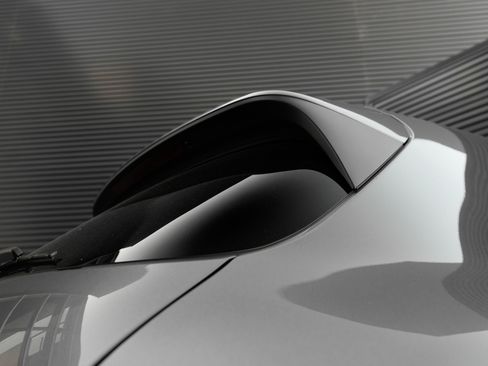 Certified 2025 Porsche Cayenne AWD/4WD image 28