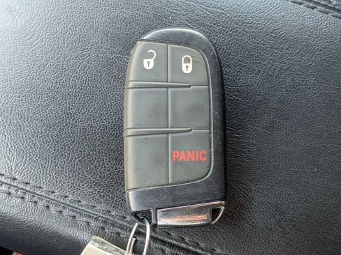 Used 2024 Jeep Compass Latitude AWD/4WD image 28