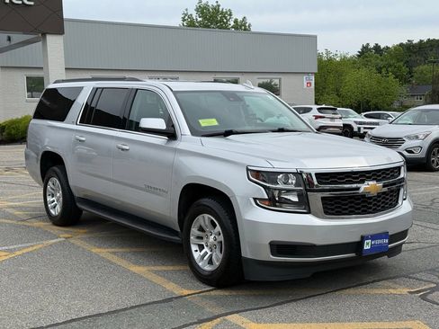 Used 2020 Chevrolet Suburban LT AWD/4WD image 8
