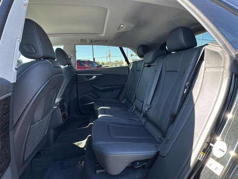 Used 2022 Audi Q8 Premium Plus image 13