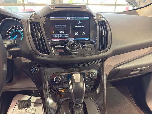Used 2015 Ford Escape Titanium FWD image 17