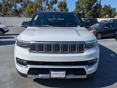 Used 2023 Jeep Grand Wagoneer L Series II image 3