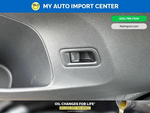 Used 2025 Volkswagen Atlas Peak Edition SE AWD/4WD image 11