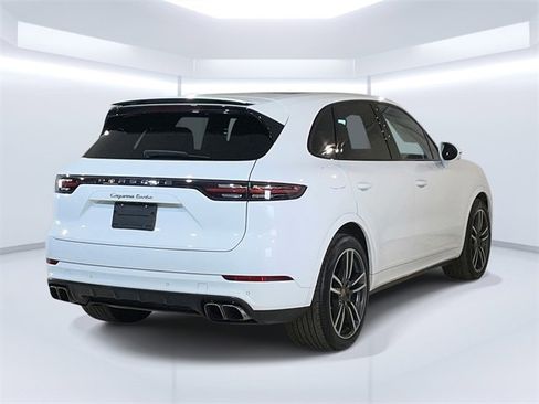 Used 2021 Porsche Cayenne Turbo image 7