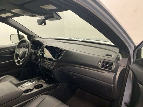 Certified 2025 Honda Passport TrailSport image 24