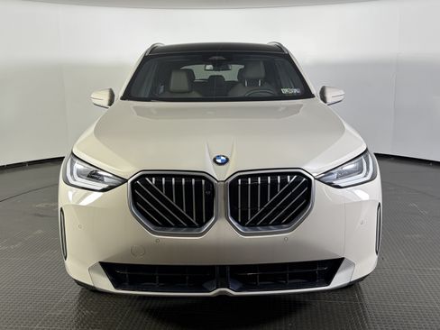 Certified 2025 BMW X3 xDrive30i w/ Premium Package AWD/4WD image 2