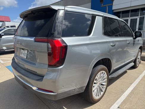 Used 2025 GMC Yukon Elevation w/ Elevation Premium Package image 5
