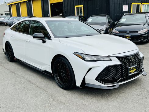 Used 2020 Toyota Avalon TRD image 3