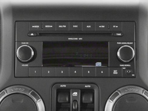 Used 2016 Jeep Wrangler Unlimited Sahara w/ Connectivity Group image 10