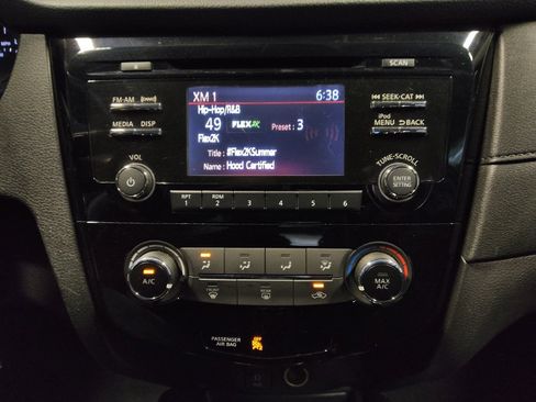 Used 2017 Nissan Rogue S FWD image 25
