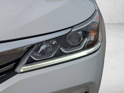 Used 2016 Honda Accord EX image 6