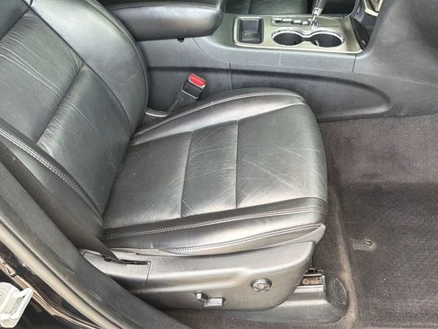 Used 2011 Jeep Grand Cherokee Laredo AWD/4WD image 81