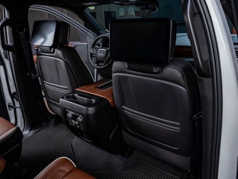 Used 2024 GMC Yukon Denali Ultimate image 30