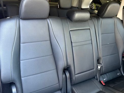 Used 2024 Mercedes-Benz GLS 450 4MATIC image 43