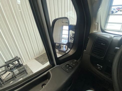Used 2025 RAM ProMaster 2500 w/ Convenience Group FWD image 29