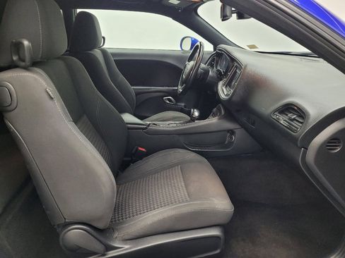 Used 2019 Dodge Challenger SXT RWD image 21