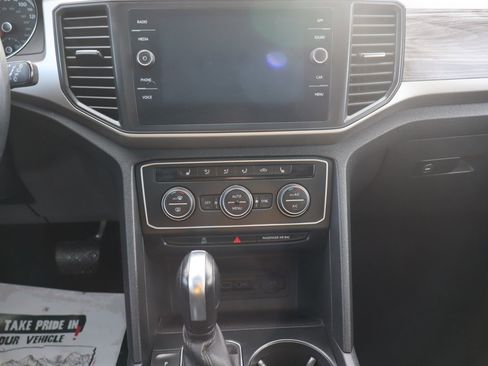 Used 2020 Volkswagen Atlas Cross Sport SE w/ Panoramic Sunroof Package image 11