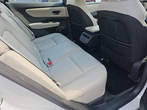 Used 2023 Nissan Ariya FWD image 14