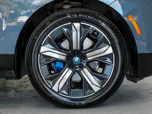 Used 2024 BMW iX xDrive50 w/ Premium Package AWD/4WD image 8