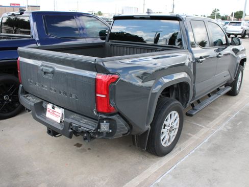 Used 2024 Toyota Tacoma SR5 RWD image 10