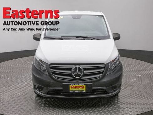 Used 2023 Mercedes-Benz Metris image 2