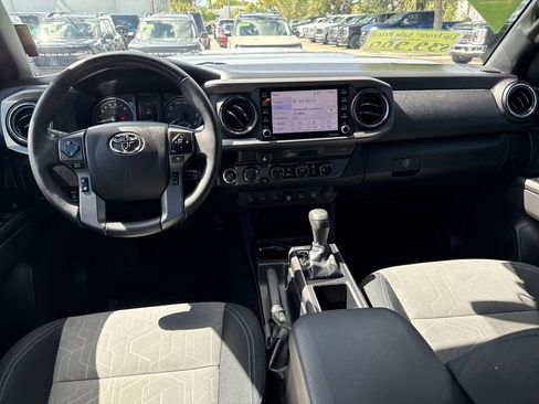 Used 2023 Toyota Tacoma TRD Sport image 5