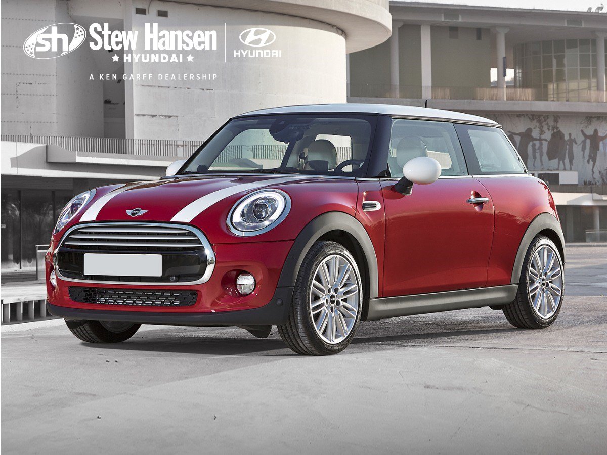 Used 2018 MINI Cooper 4-Door Hardtop FWD image 1