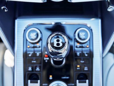 Used 2024 Bentley Flying Spur V8 AWD/4WD image 67