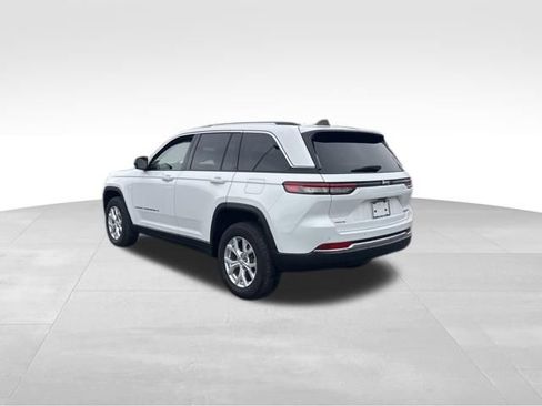 Used 2023 Jeep Grand Cherokee Limited image 3