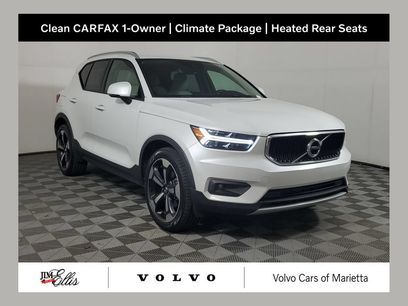 Used 2021 Volvo XC40 T5 Momentum w/ Climate Package