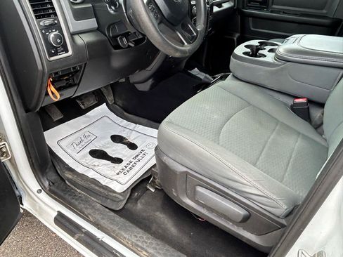 Used 2019 RAM 1500 Express w/ Wheel & Sound Group AWD/4WD image 10
