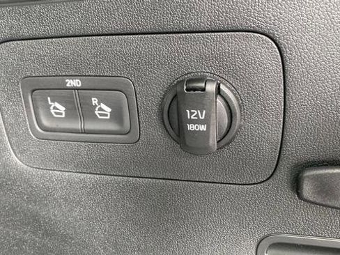 Certified 2025 Kia Sorento LX FWD image 31