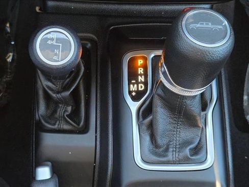 Used 2022 Jeep Gladiator Sport image 14