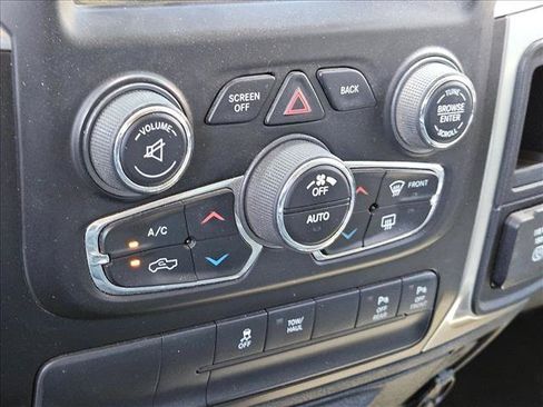 Used 2017 RAM 1500 Big Horn RWD image 9