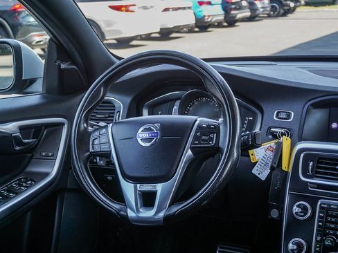 Used 2016 Volvo S60 T6 R-Design Platinum image 17