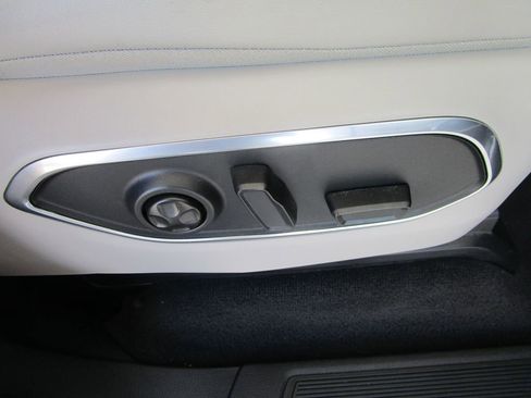 Used 2024 Jeep Wagoneer Series II AWD/4WD image 33