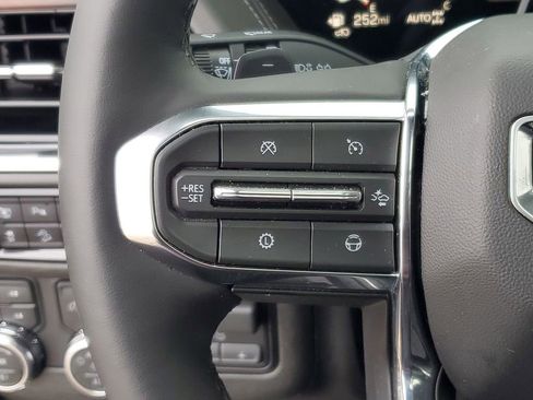 Used 2025 GMC Yukon Denali w/ Denali Reserve Package image 15