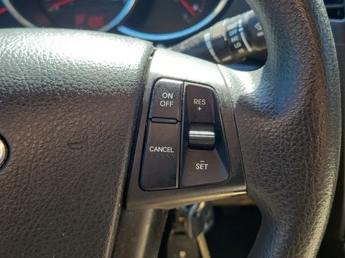 Used 2012 Kia Sorento LX image 31