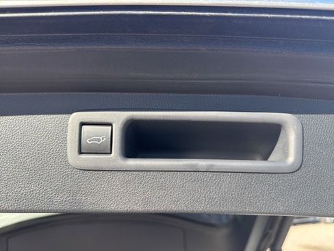 Certified 2022 Toyota Highlander XLE image 14