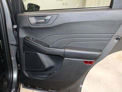 Used 2025 Ford Escape Active AWD/4WD image 29